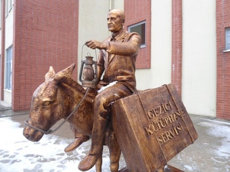 Дядя Мустафа и его четверногий друг