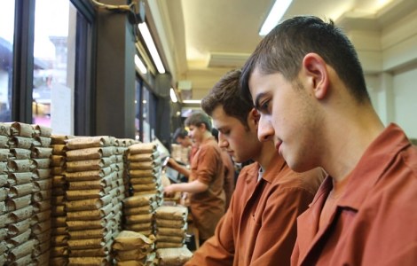 Торговый ряд по продаже кофе "Kurukahveci Mehmet Efendi"