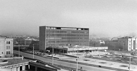 Здание Каракумстрой, площадь имени Карла Маркса