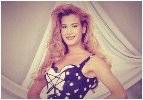 Ahu Paşakay, модель, победительница конкурса красоты 1995